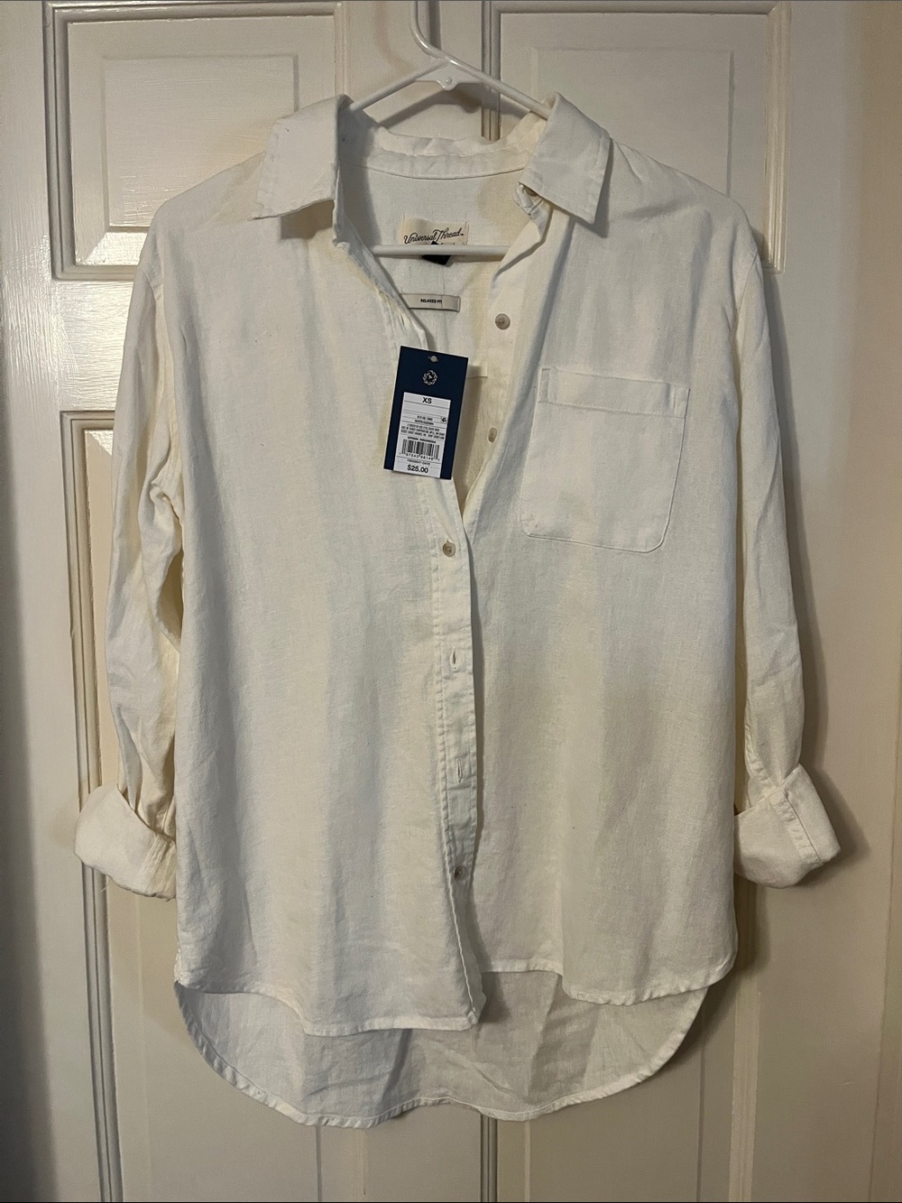 Universal Thread Off-White Casual Button-Down Shirt